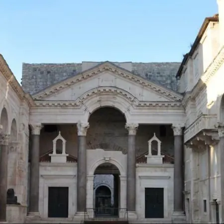 Petra Split