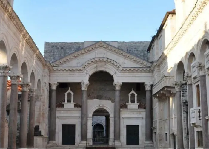 Petra Split